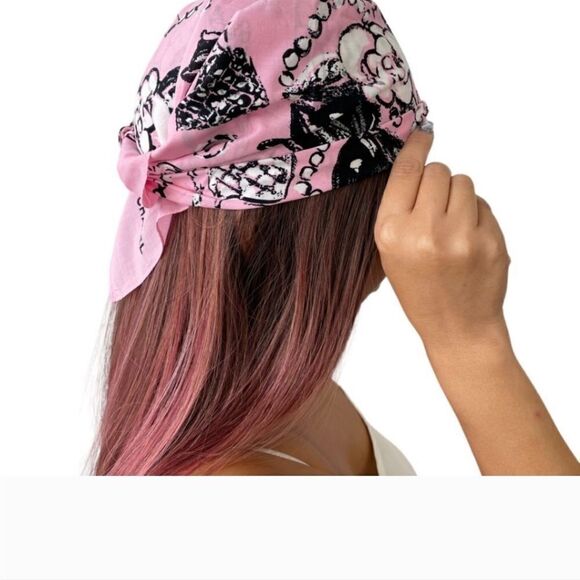 HP AUTHENTIC CHANEL ICONIC CC COCOMARK PINK & BLACK SYMBOLS SCARF/ HEADBAND - Picture 2 of 9